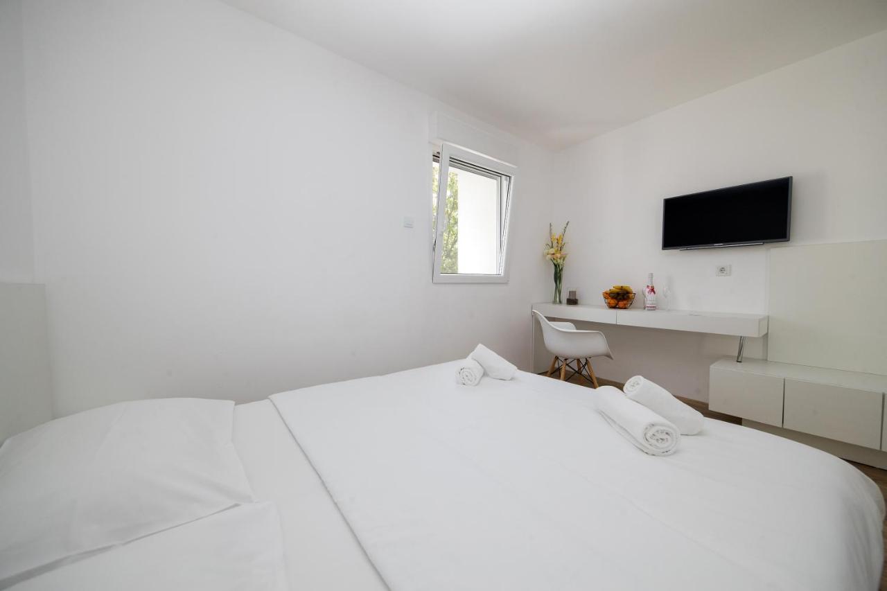 Rocky Beach Rooms Novi Vinodolski Bagian luar foto