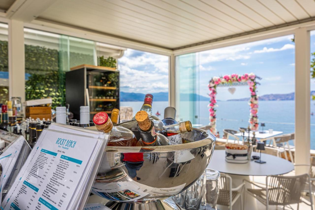 Rocky Beach Rooms Novi Vinodolski Bagian luar foto