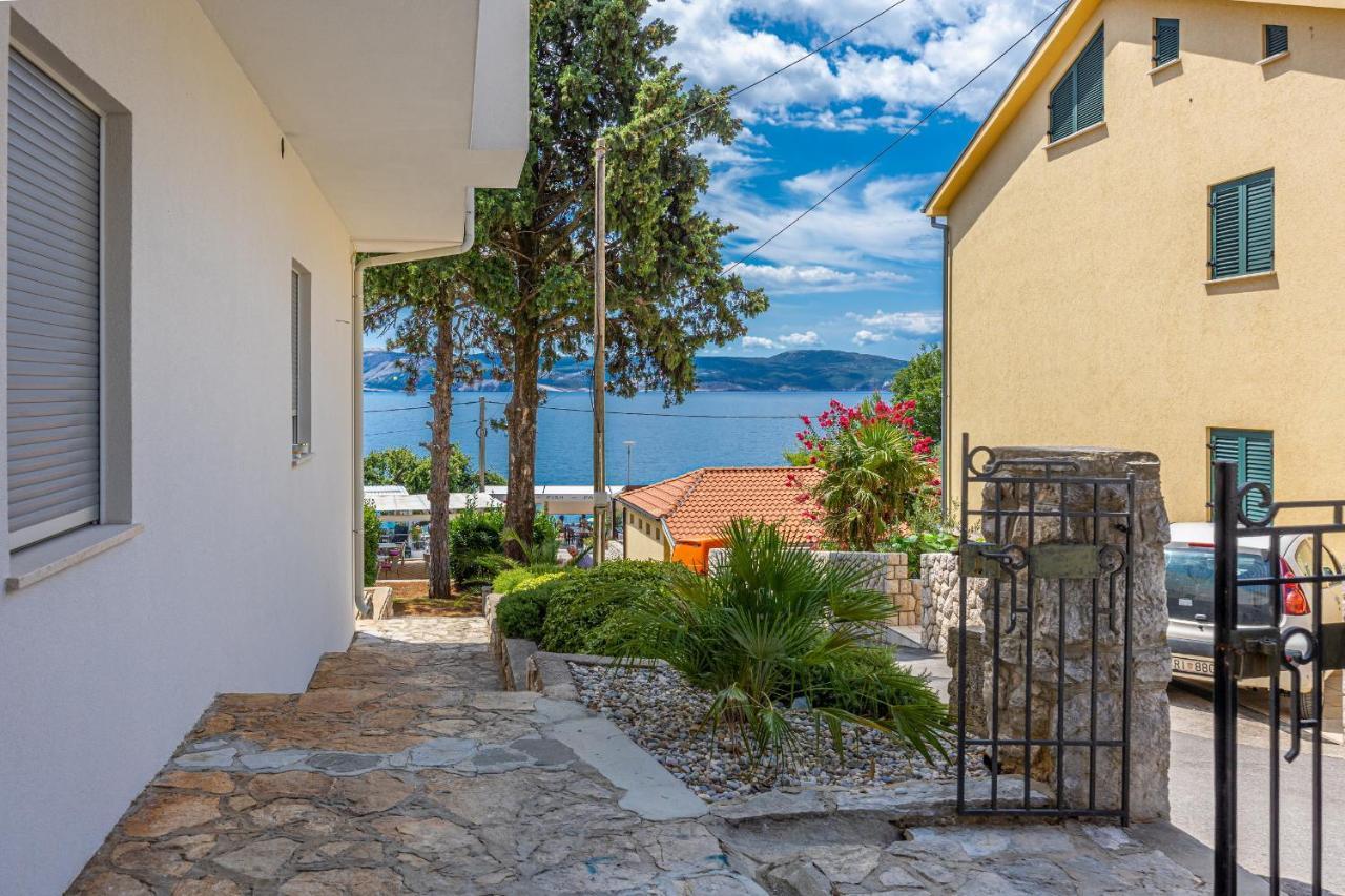 Rocky Beach Rooms Novi Vinodolski Bagian luar foto