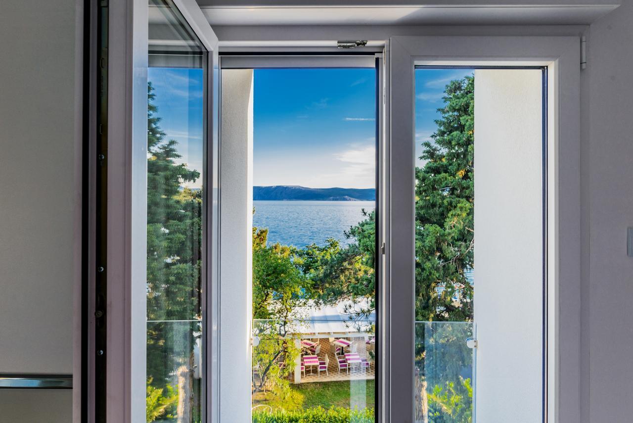 Rocky Beach Rooms Novi Vinodolski Bagian luar foto