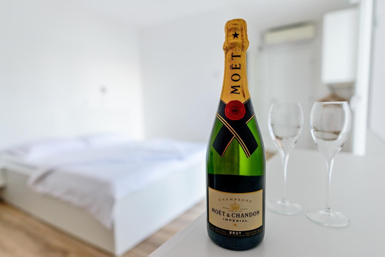 Rocky Beach Rooms Novi Vinodolski Bagian luar foto