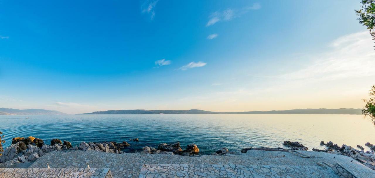 Rocky Beach Rooms Novi Vinodolski Bagian luar foto