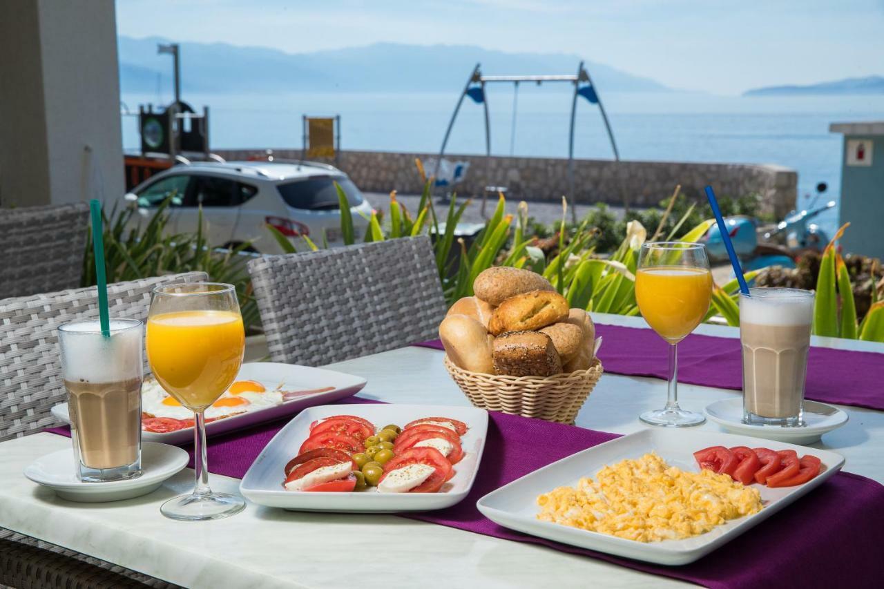Rocky Beach Rooms Novi Vinodolski Bagian luar foto