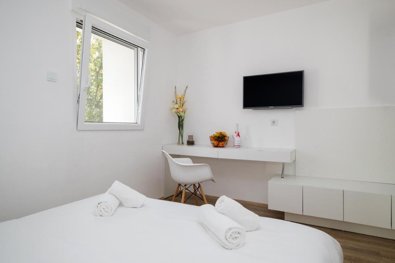 Rocky Beach Rooms Novi Vinodolski Bagian luar foto